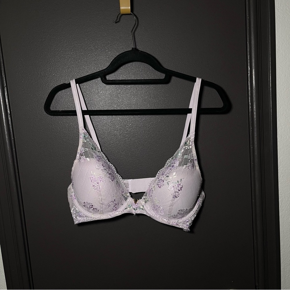 Victoria’s Secret Lilac Bra